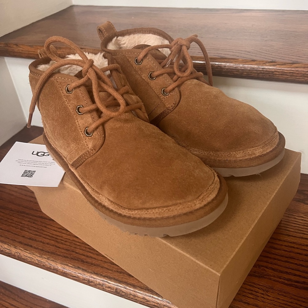 UGG Women’s Neumel Boot - NEW size 6